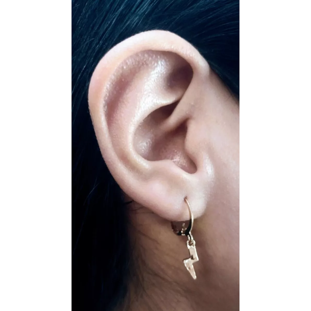 Aretes Argolla Pequeña Dije Rayo Plateado Y Dorado